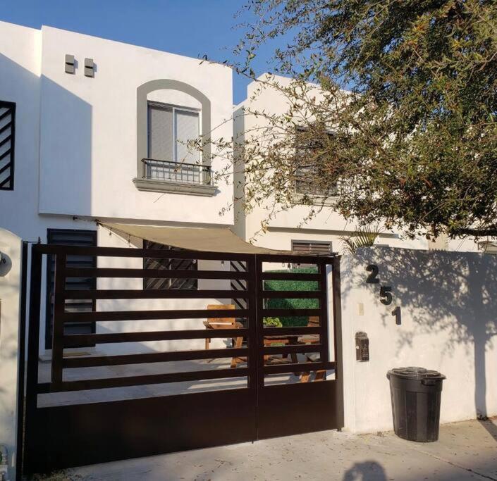 Comfortable And Private House 2 Bedrooms Wifi Parking Free Monterrey Luaran gambar