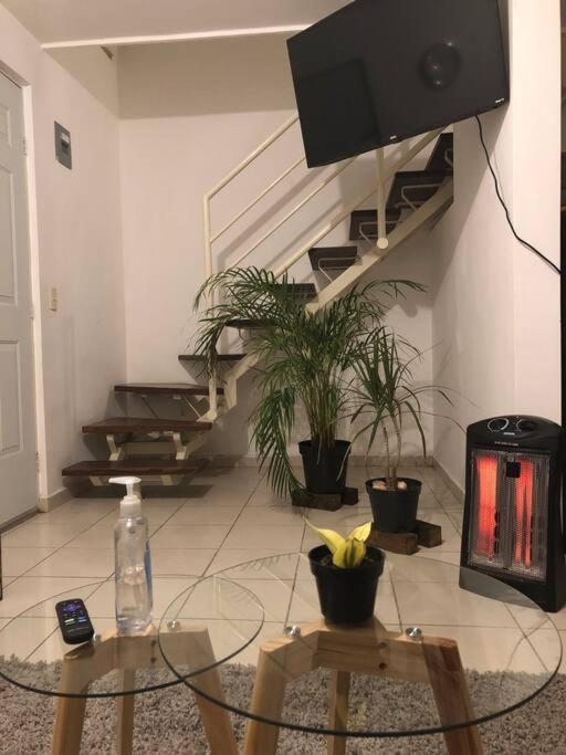 Comfortable And Private House 2 Bedrooms Wifi Parking Free Monterrey Luaran gambar