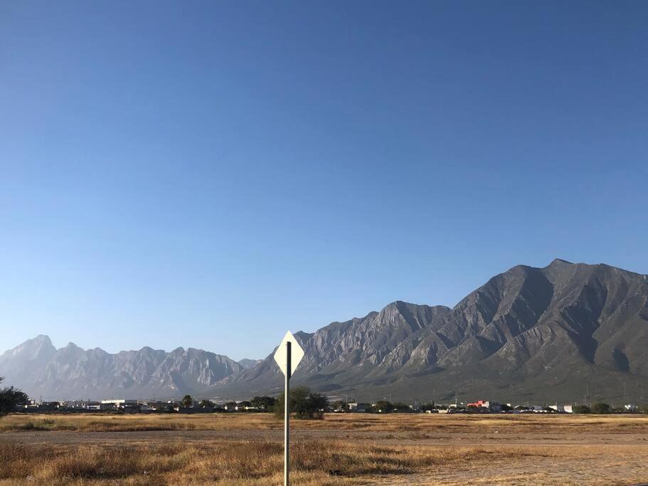 Comfortable And Private House 2 Bedrooms Wifi Parking Free Monterrey Luaran gambar