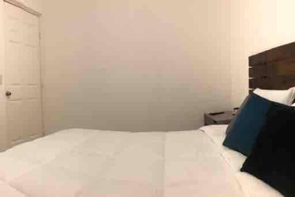 Comfortable And Private House 2 Bedrooms Wifi Parking Free Monterrey Luaran gambar