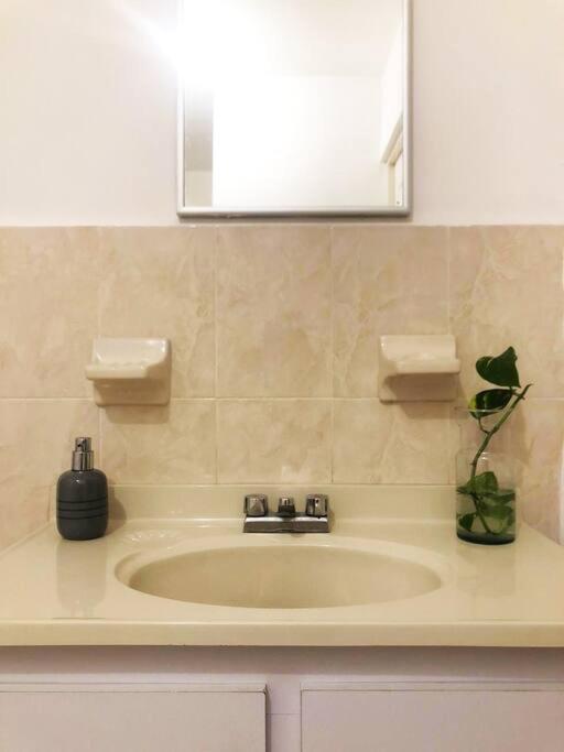 Comfortable And Private House 2 Bedrooms Wifi Parking Free Monterrey Luaran gambar